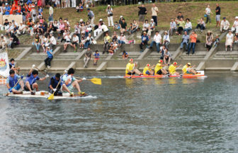 狛江古代カップ多摩川いかだレース